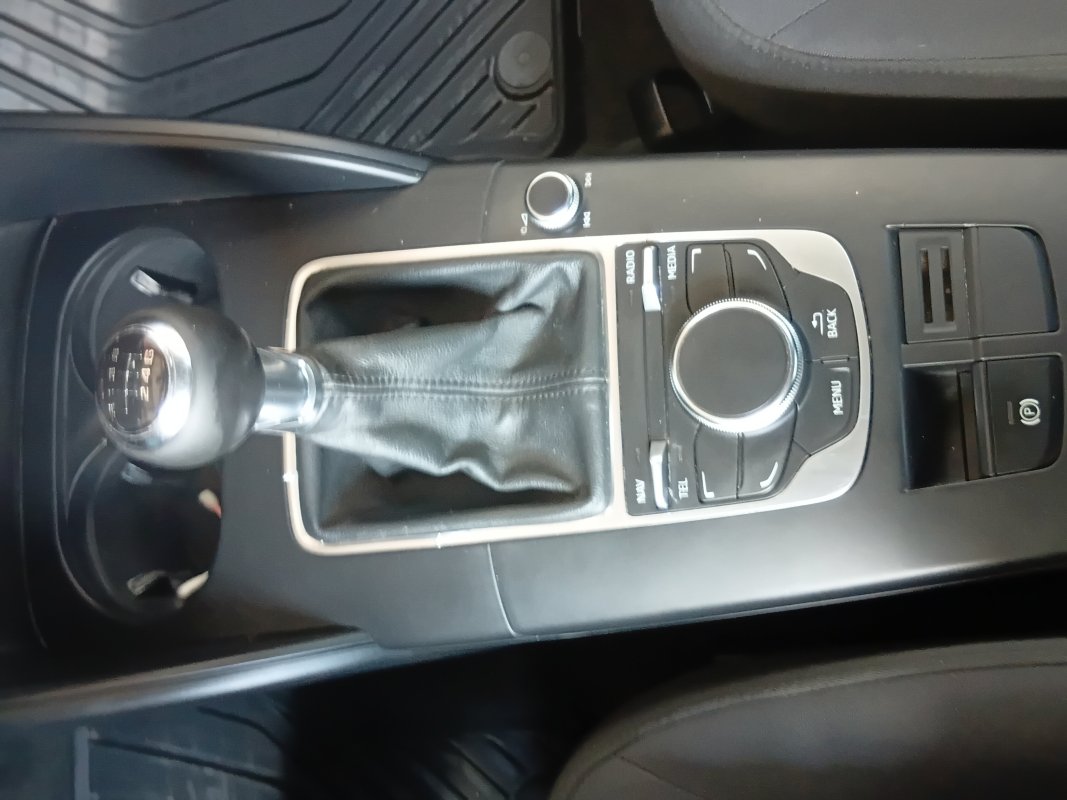 automobil Automobil