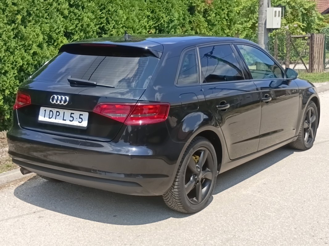 automobil Automobil