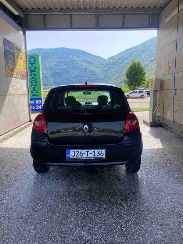 automobil Automobil