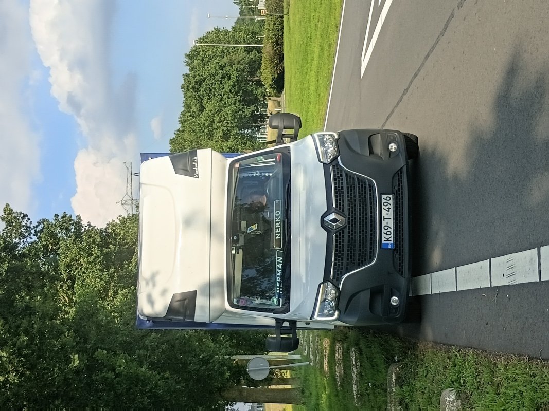automobil Automobil