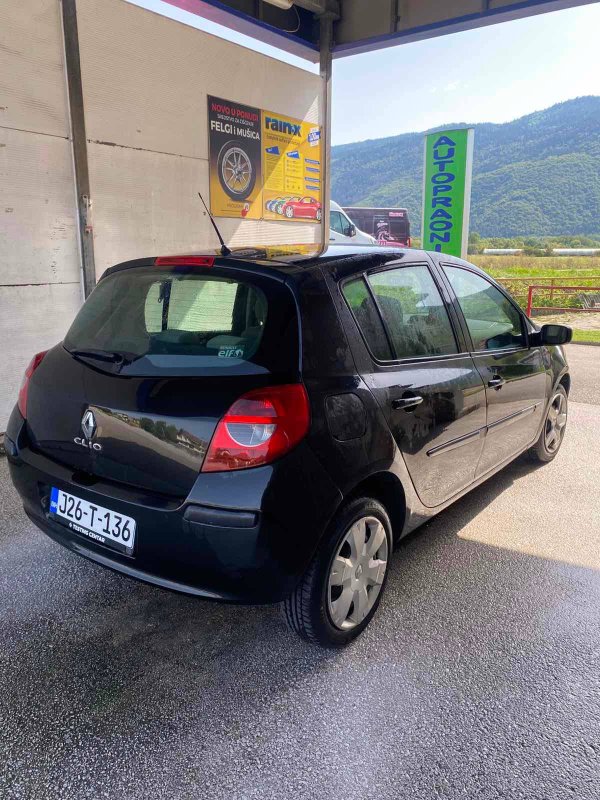 automobil Automobil